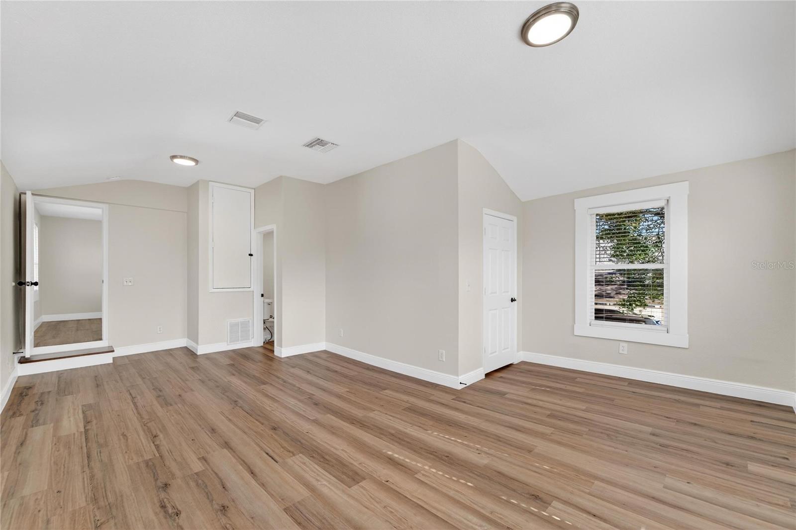 206 E FRIERSON Ave TAMPA, FL 33603