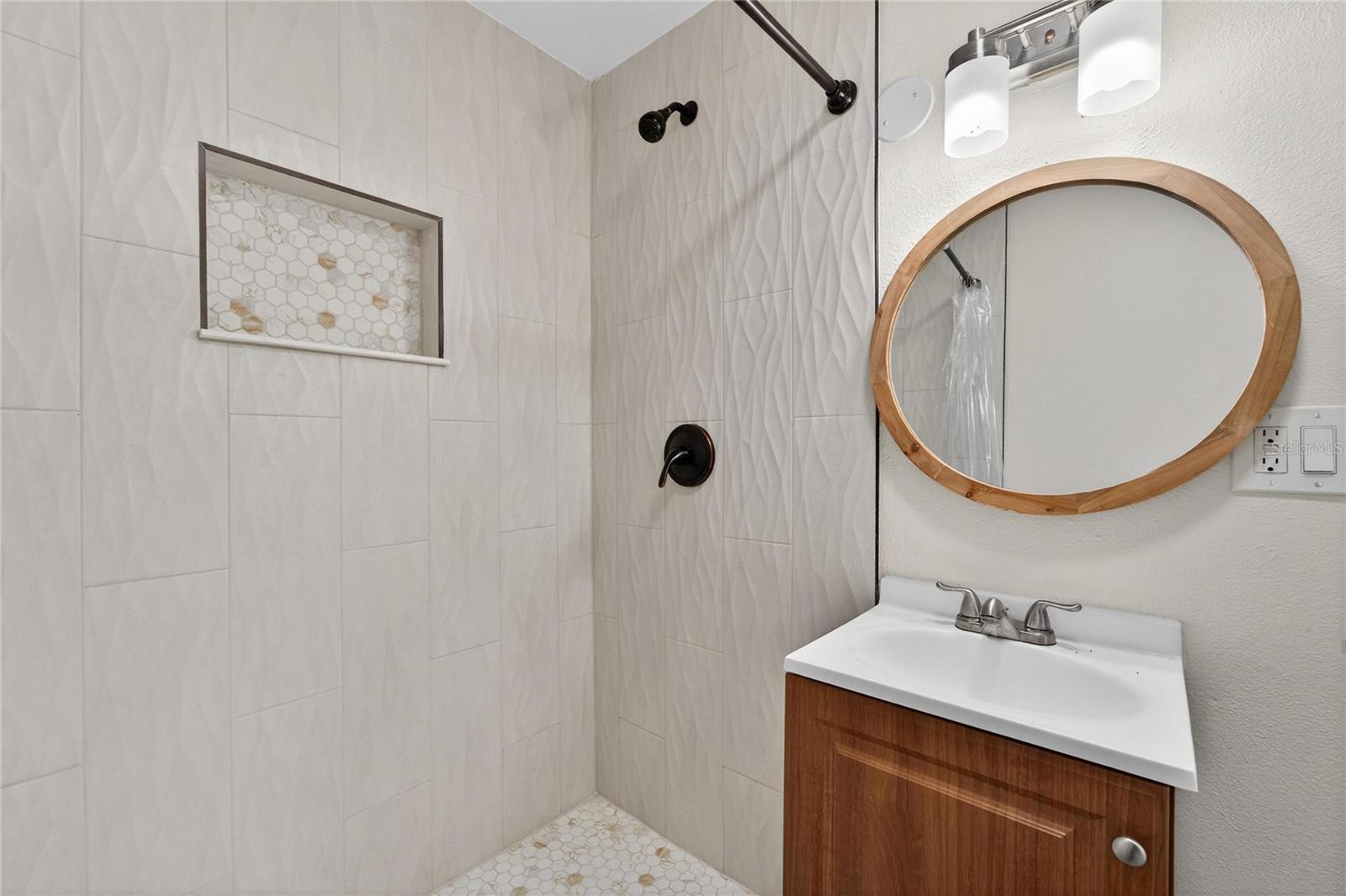 206 E FRIERSON Ave TAMPA, FL 33603