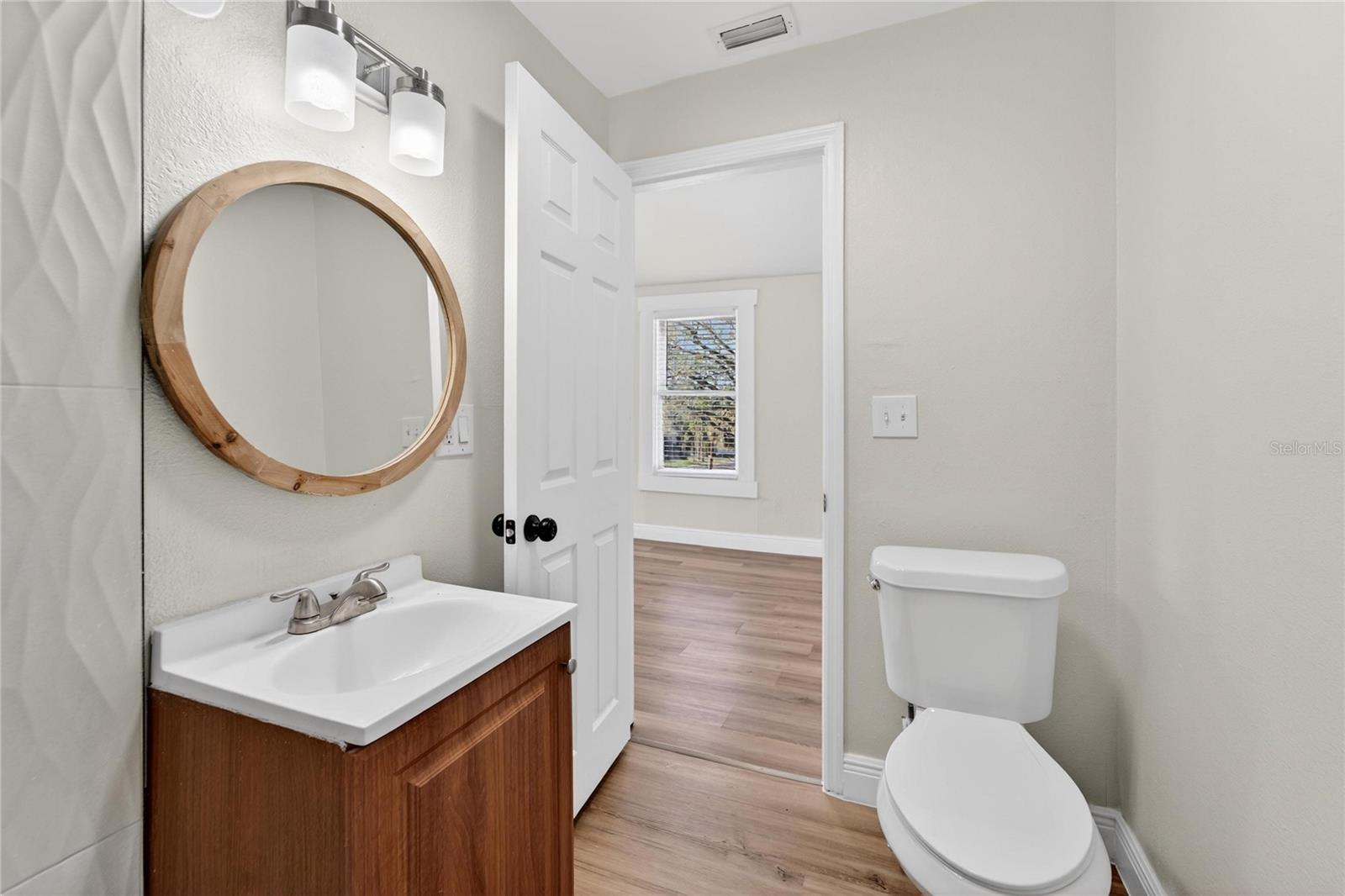 206 E FRIERSON Ave TAMPA, FL 33603