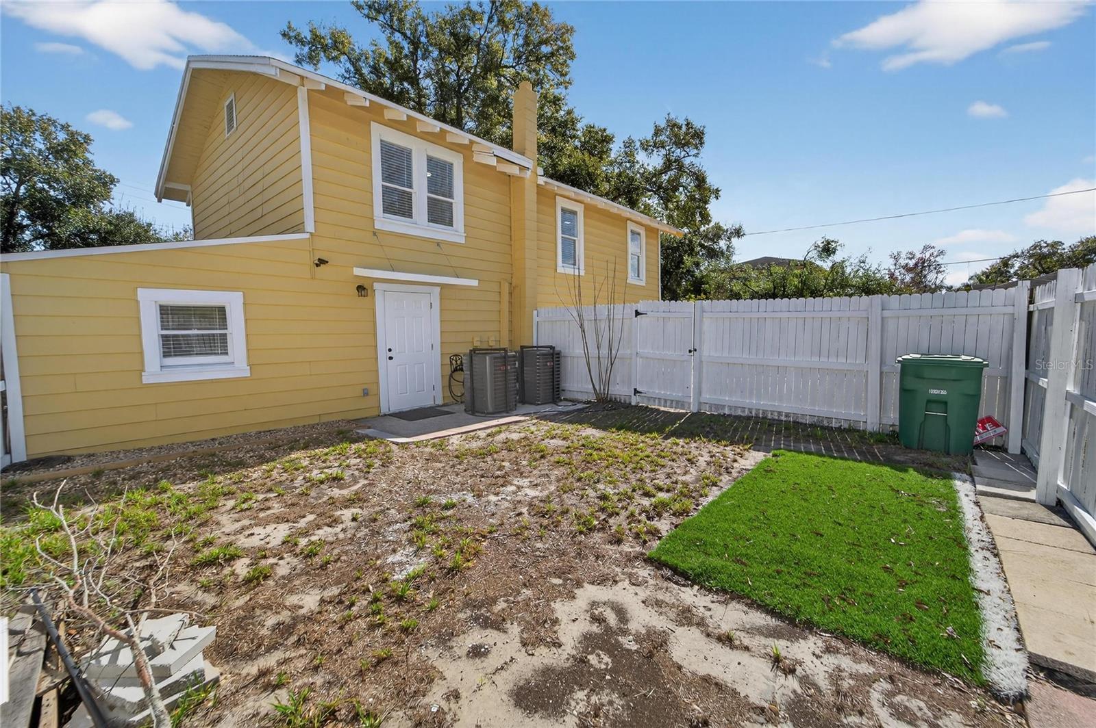 206 E FRIERSON Ave TAMPA, FL 33603