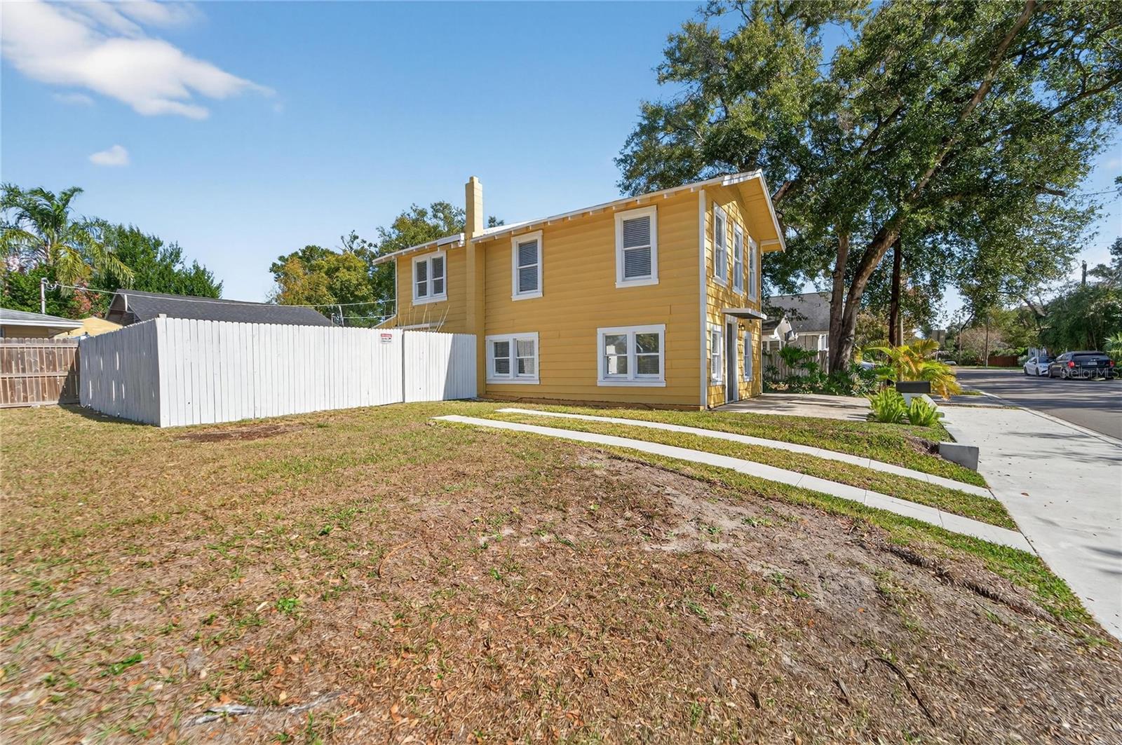 206 E FRIERSON Ave TAMPA, FL 33603