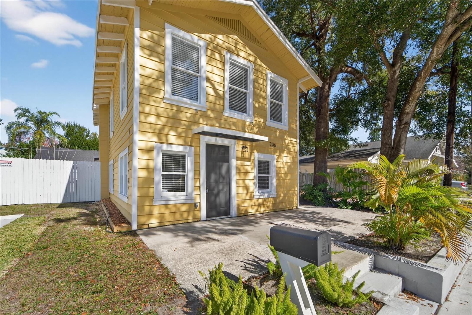 206 E FRIERSON Ave TAMPA, FL 33603