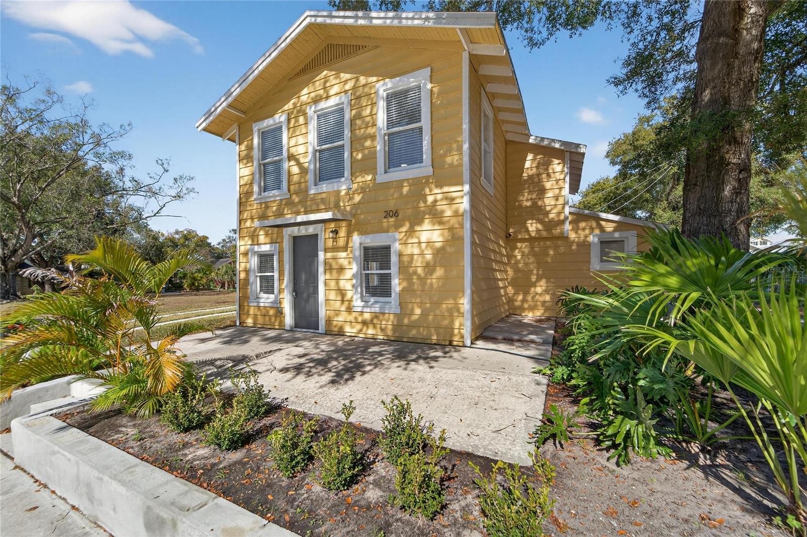 206 E FRIERSON Ave TAMPA, FL 33603