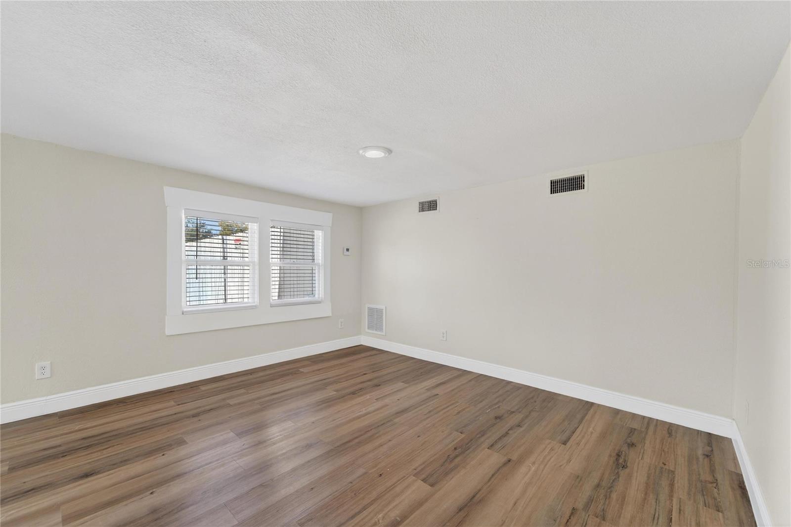 206 E FRIERSON Ave TAMPA, FL 33603