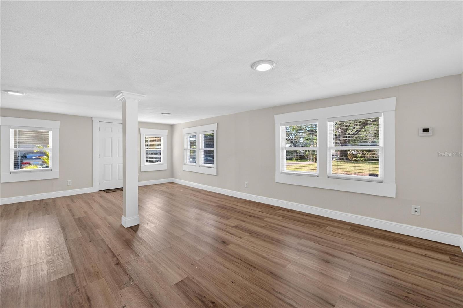 206 E FRIERSON Ave TAMPA, FL 33603