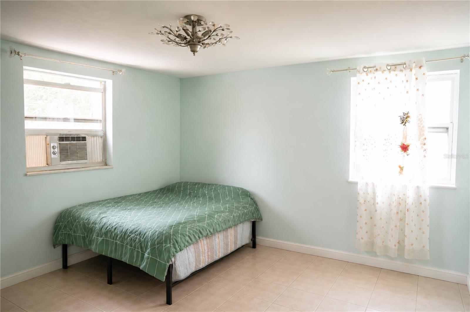 638 DOGWOOD Ct DUNEDIN, FL 34698