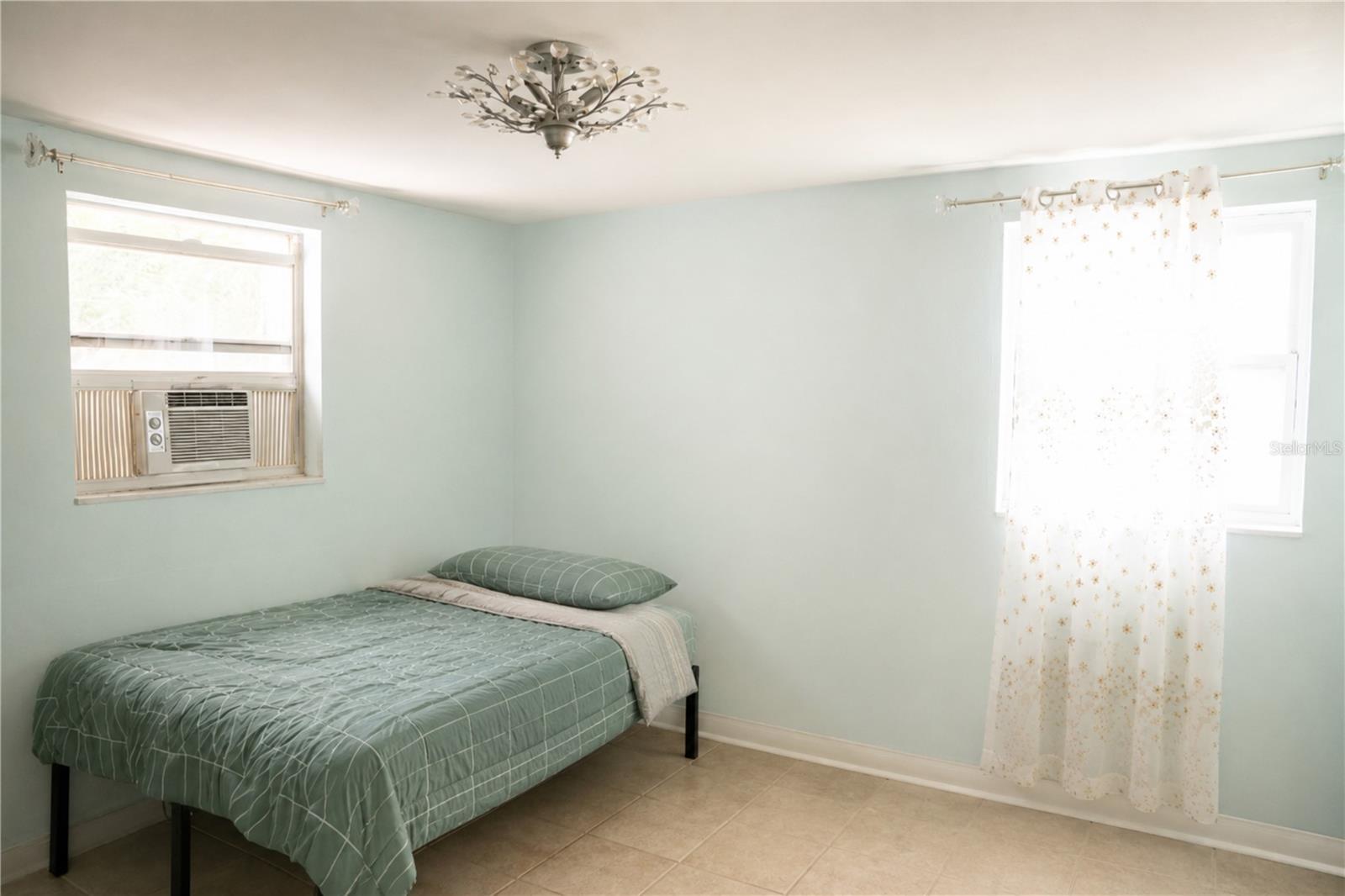 638 DOGWOOD Ct DUNEDIN, FL 34698