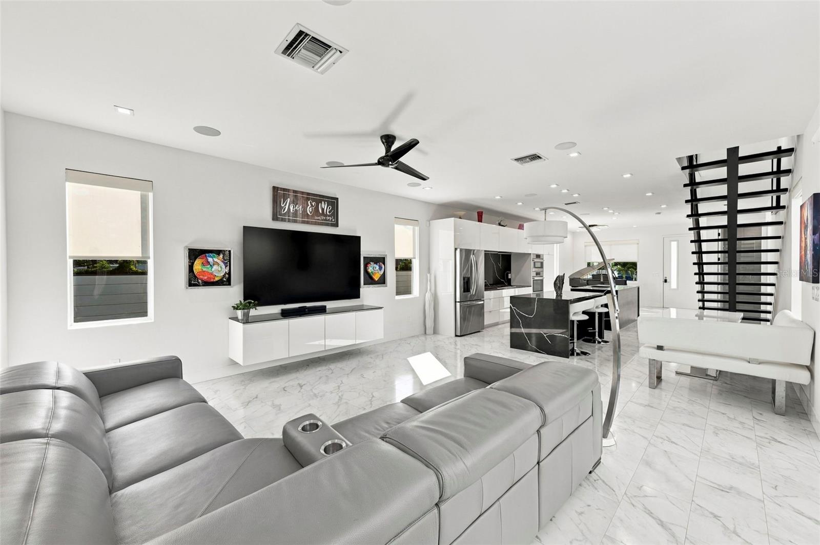 2423 2ND Ave ST PETERSBURG, FL 33713