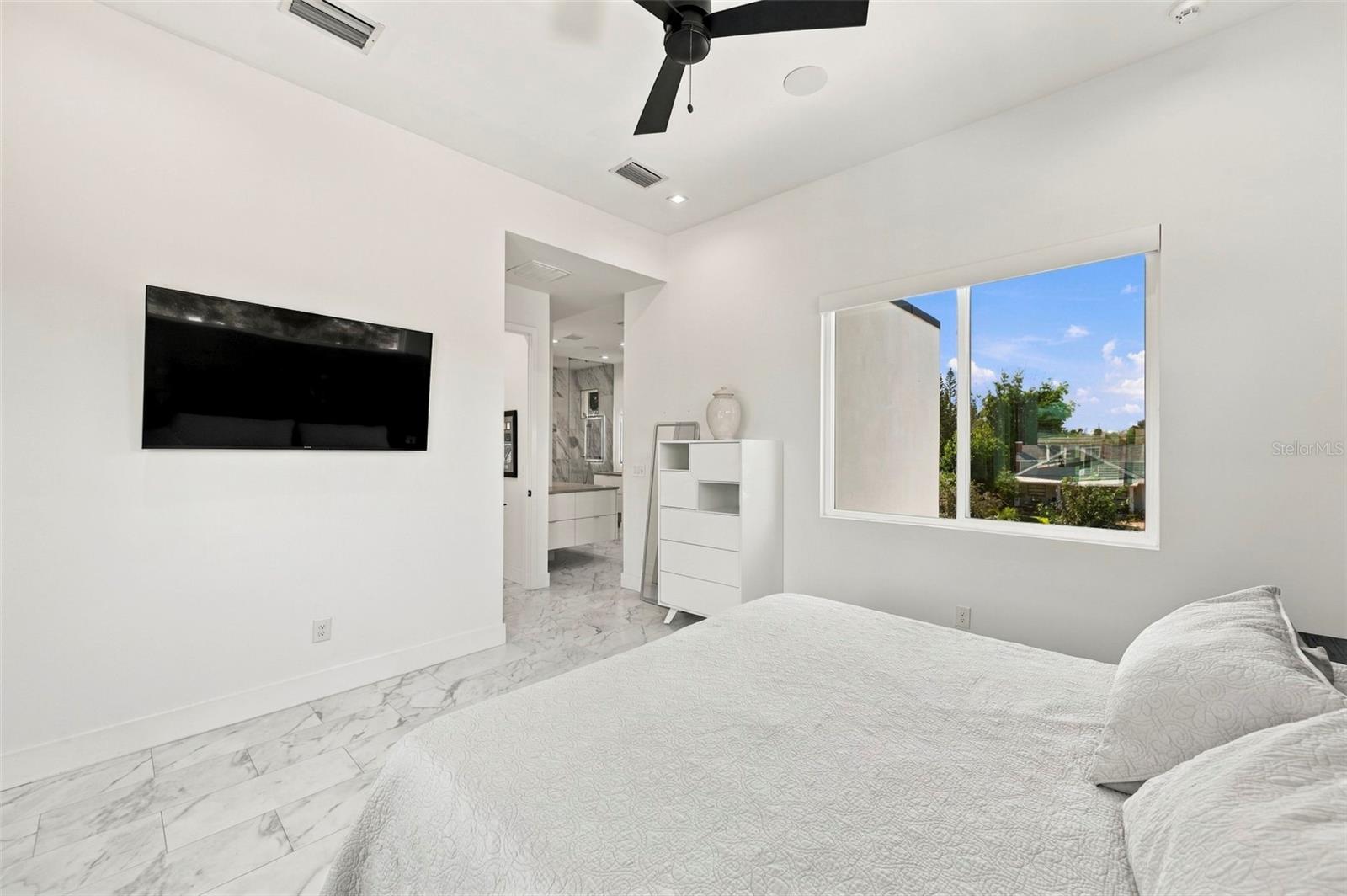 2423 2ND Ave ST PETERSBURG, FL 33713