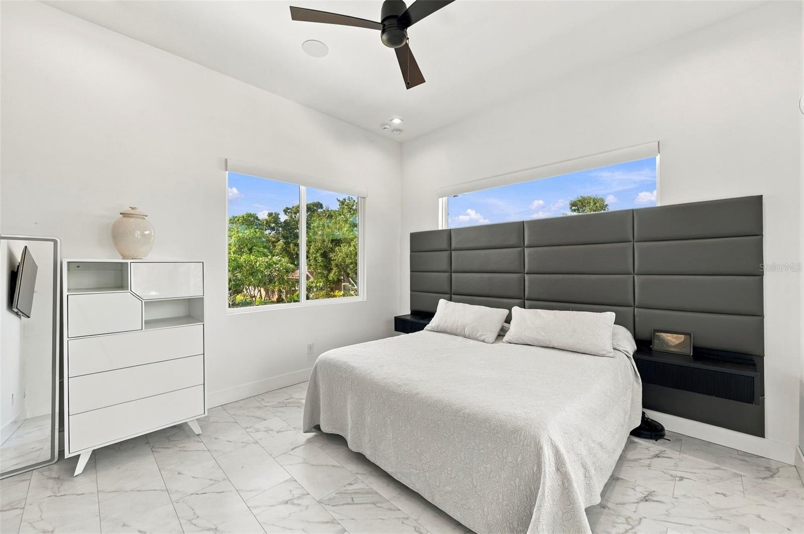 2423 2ND Ave ST PETERSBURG, FL 33713