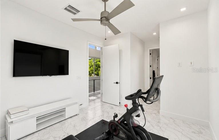 2423 2ND Ave ST PETERSBURG, FL 33713