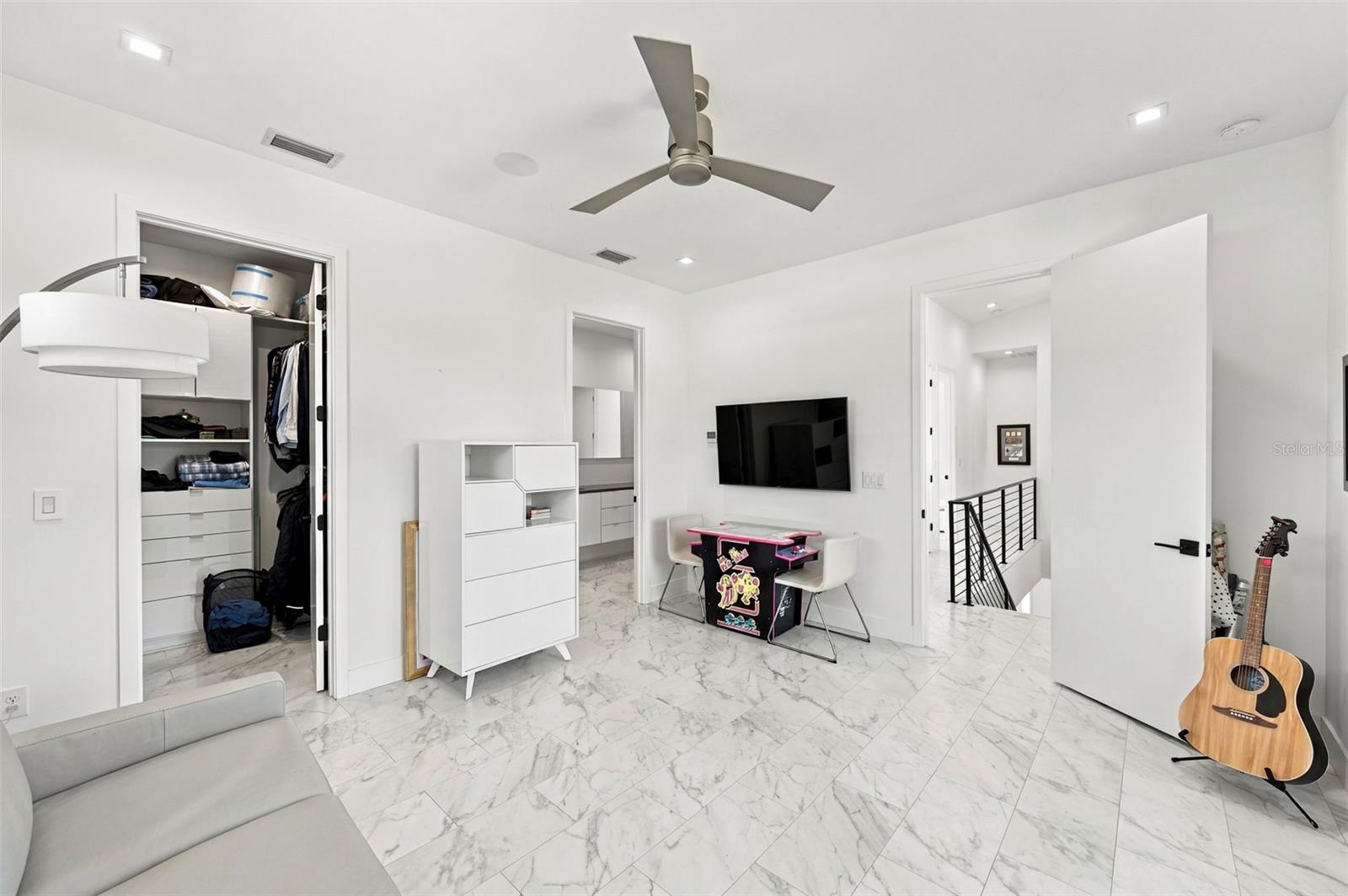 2423 2ND Ave ST PETERSBURG, FL 33713