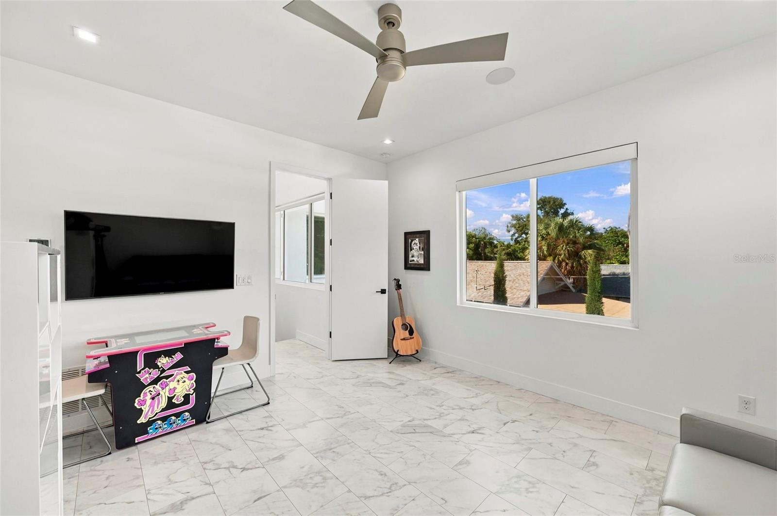 2423 2ND Ave ST PETERSBURG, FL 33713