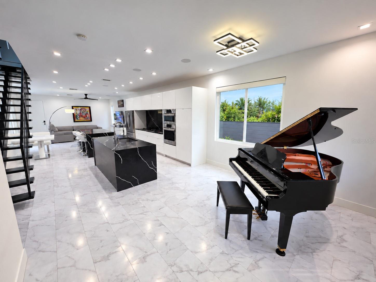 2423 2ND Ave ST PETERSBURG, FL 33713