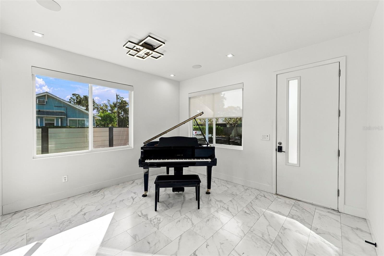 2423 2ND Ave ST PETERSBURG, FL 33713