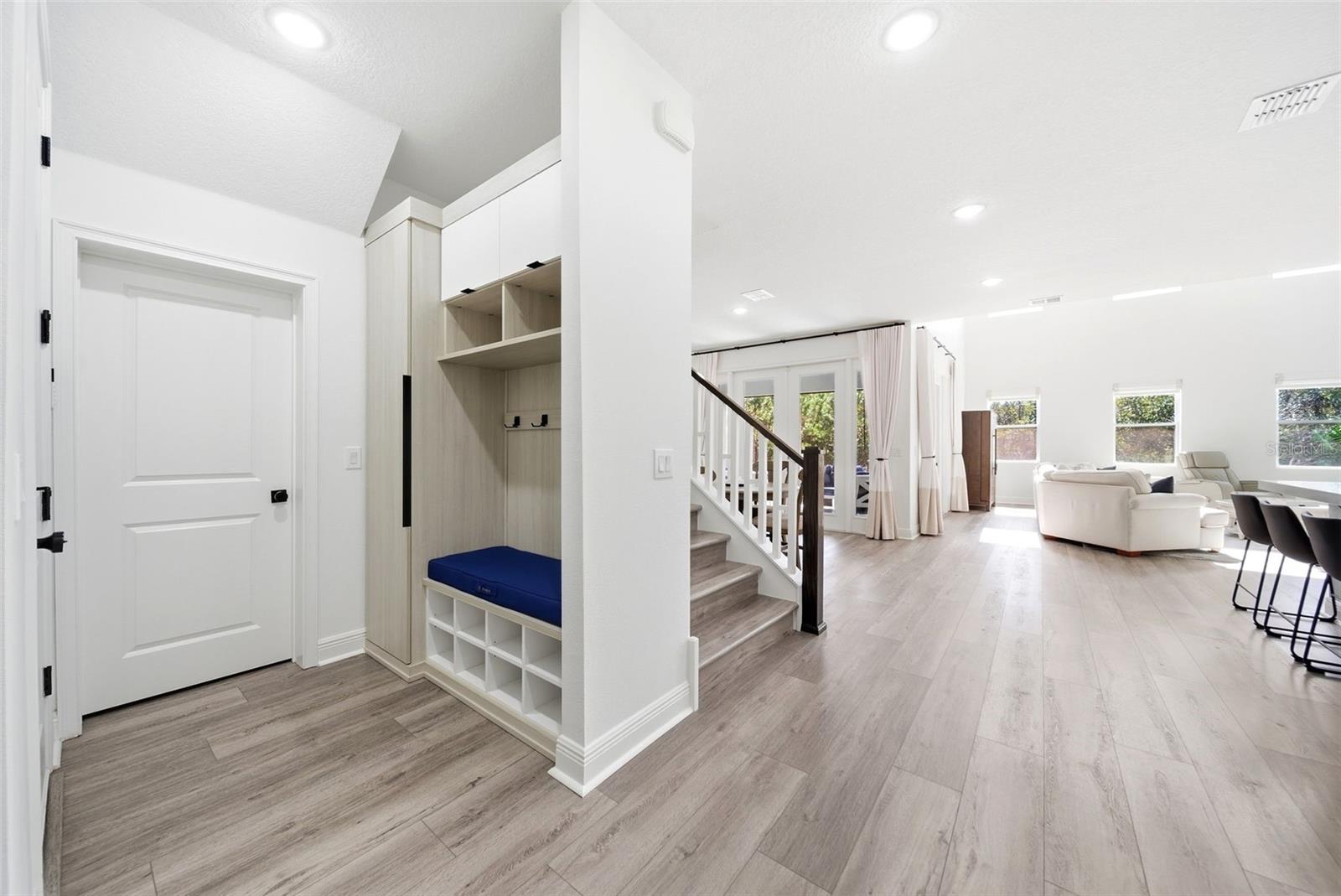 9211 WAVERLY Walk Dr ORLANDO, FL 32817