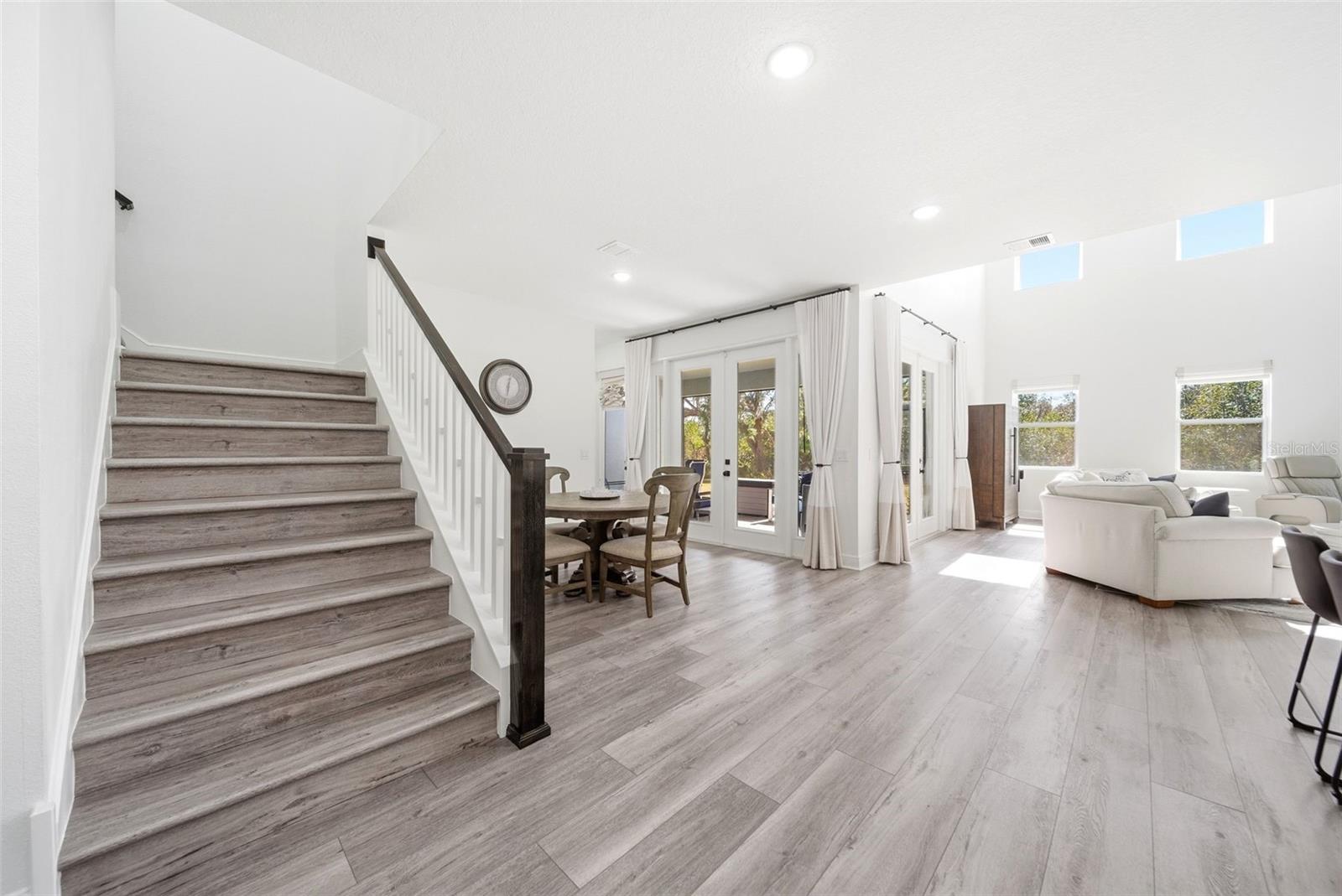 9211 WAVERLY Walk Dr ORLANDO, FL 32817