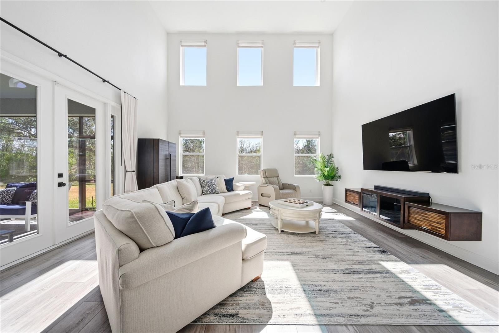 9211 WAVERLY Walk Dr ORLANDO, FL 32817