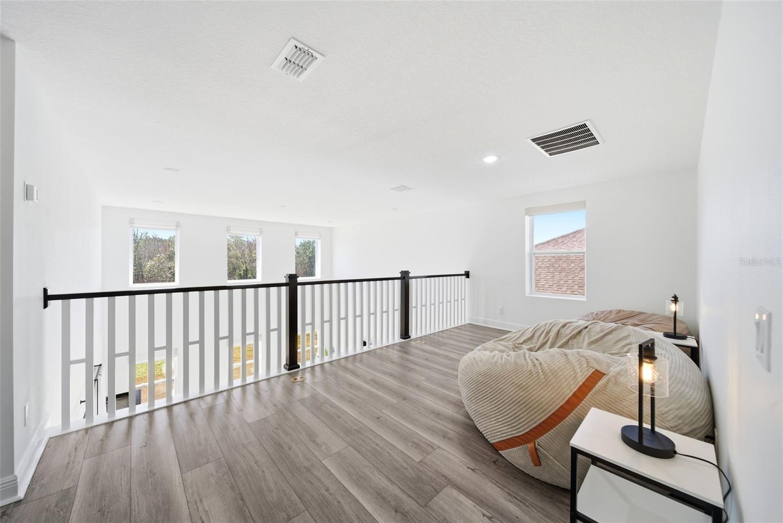 9211 WAVERLY Walk Dr ORLANDO, FL 32817