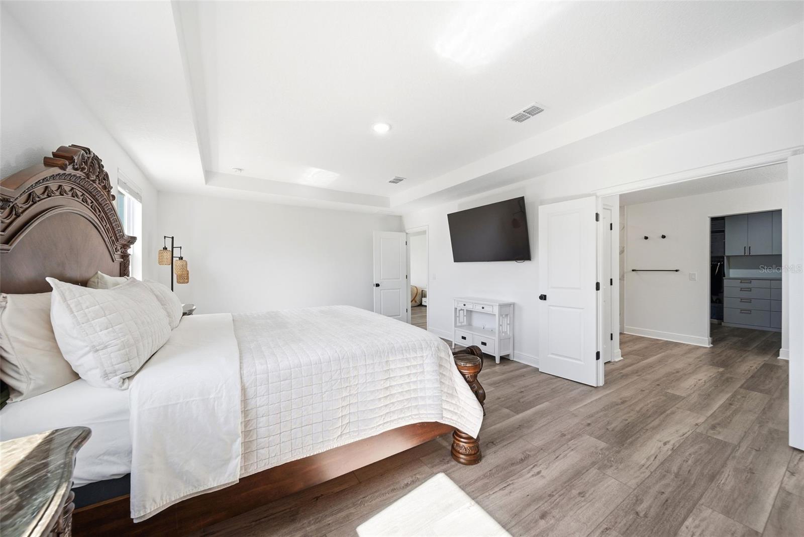 9211 WAVERLY Walk Dr ORLANDO, FL 32817