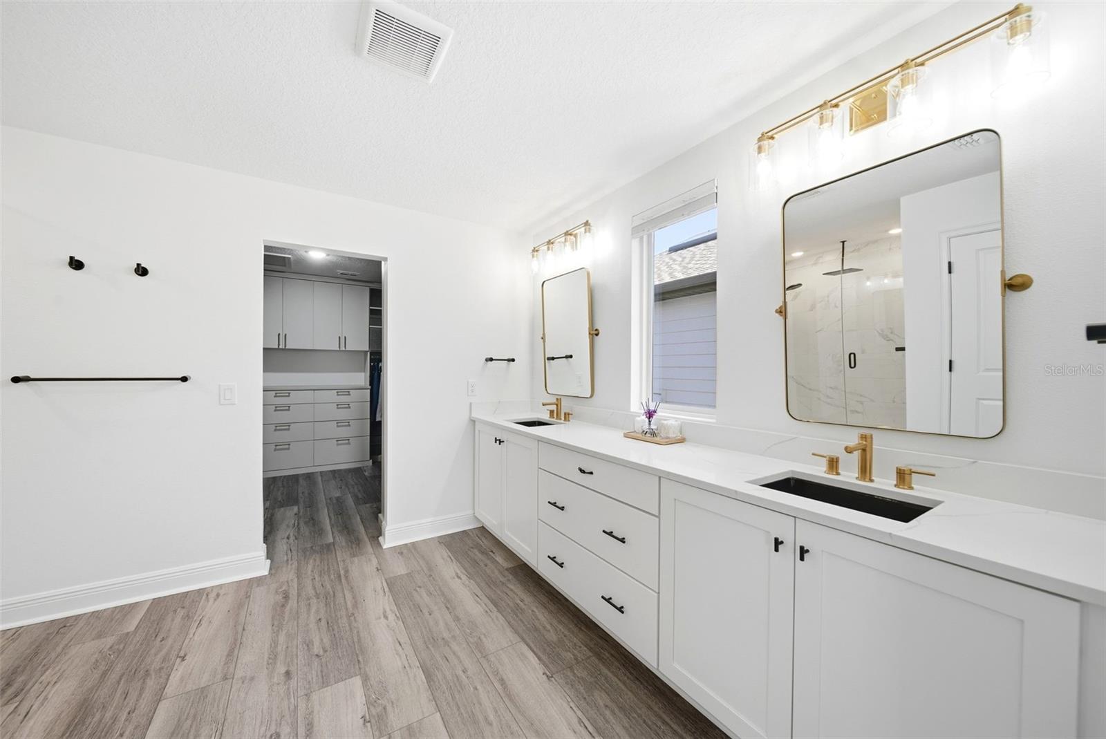 9211 WAVERLY Walk Dr ORLANDO, FL 32817