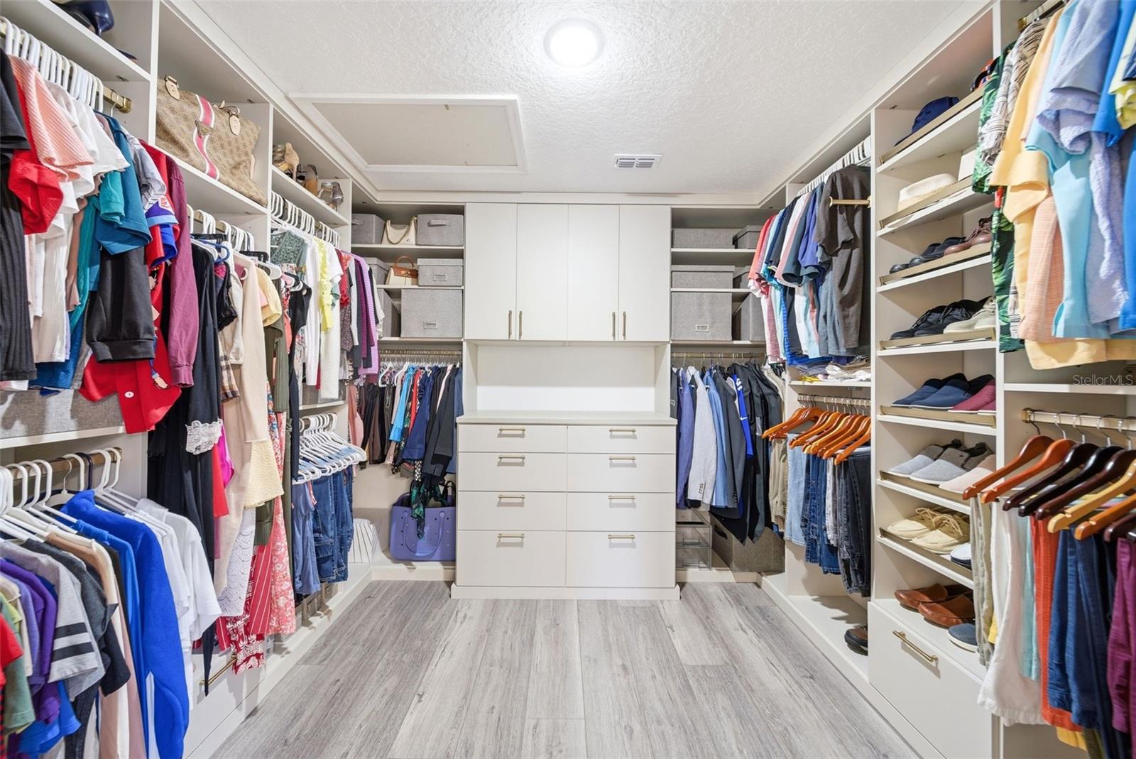 9211 WAVERLY Walk Dr ORLANDO, FL 32817