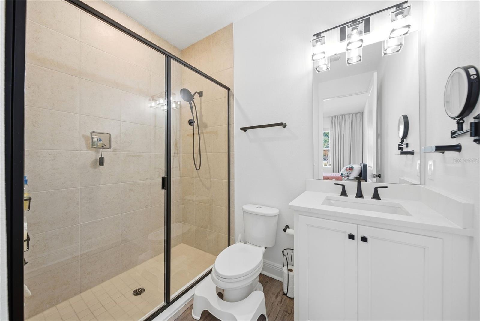 9211 WAVERLY Walk Dr ORLANDO, FL 32817