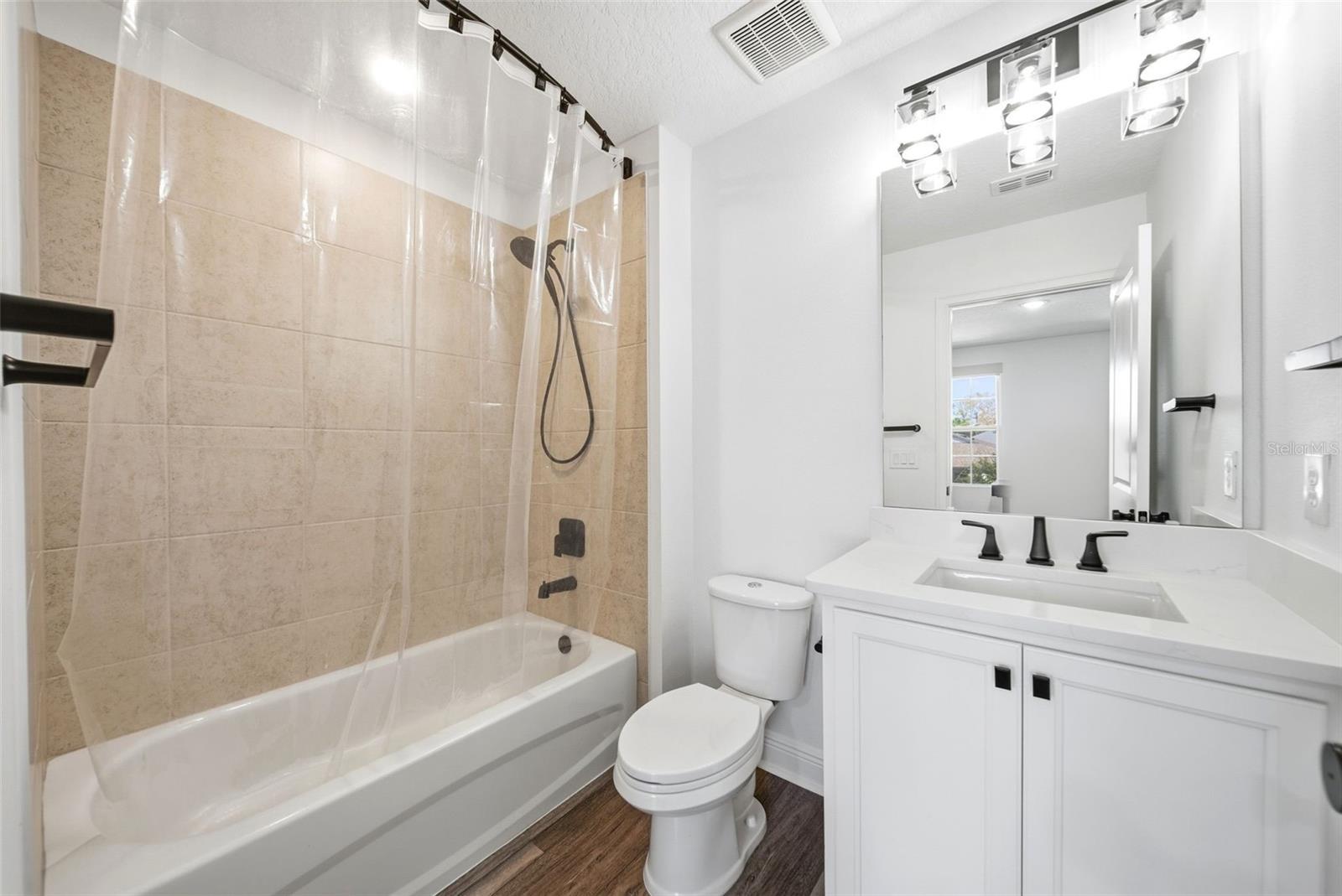 9211 WAVERLY Walk Dr ORLANDO, FL 32817