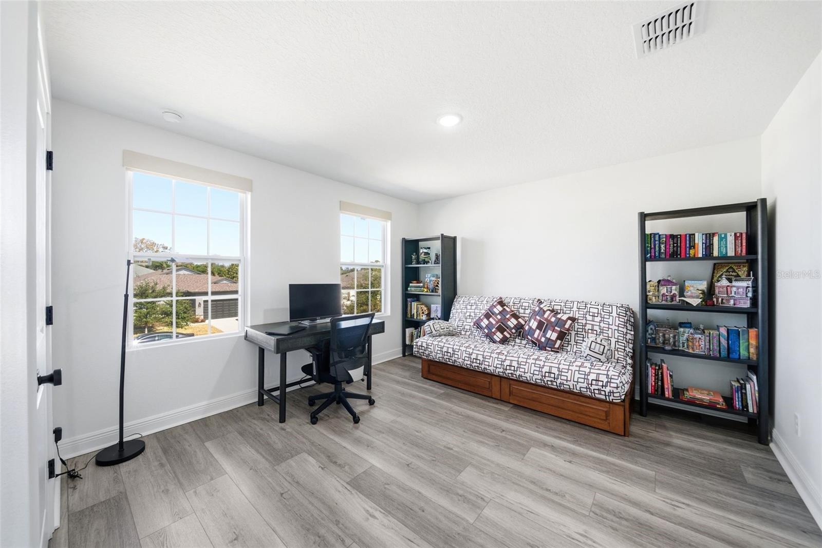 9211 WAVERLY Walk Dr ORLANDO, FL 32817