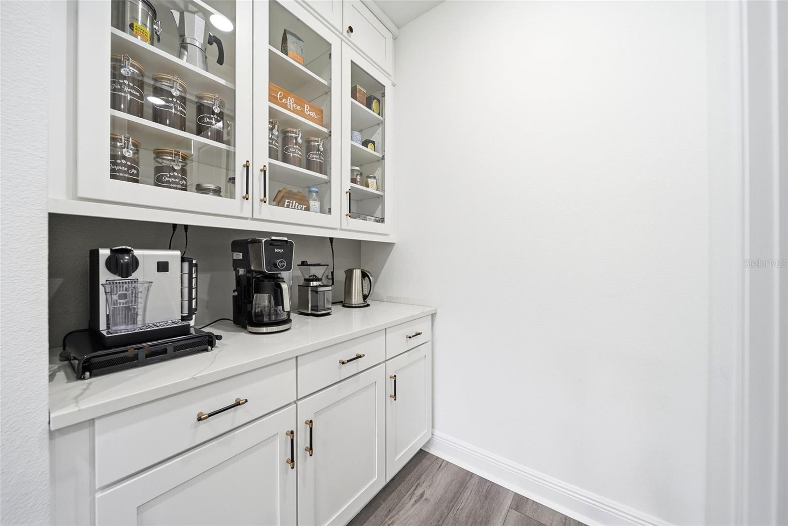 9211 WAVERLY Walk Dr ORLANDO, FL 32817