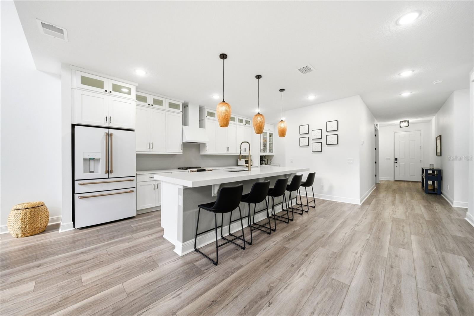 9211 WAVERLY Walk Dr ORLANDO, FL 32817