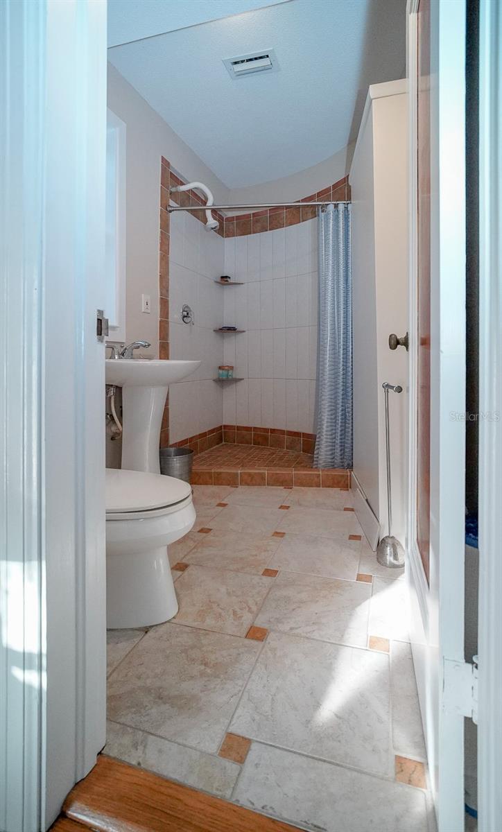 115 21ST Ave ST PETERSBURG, FL 33704