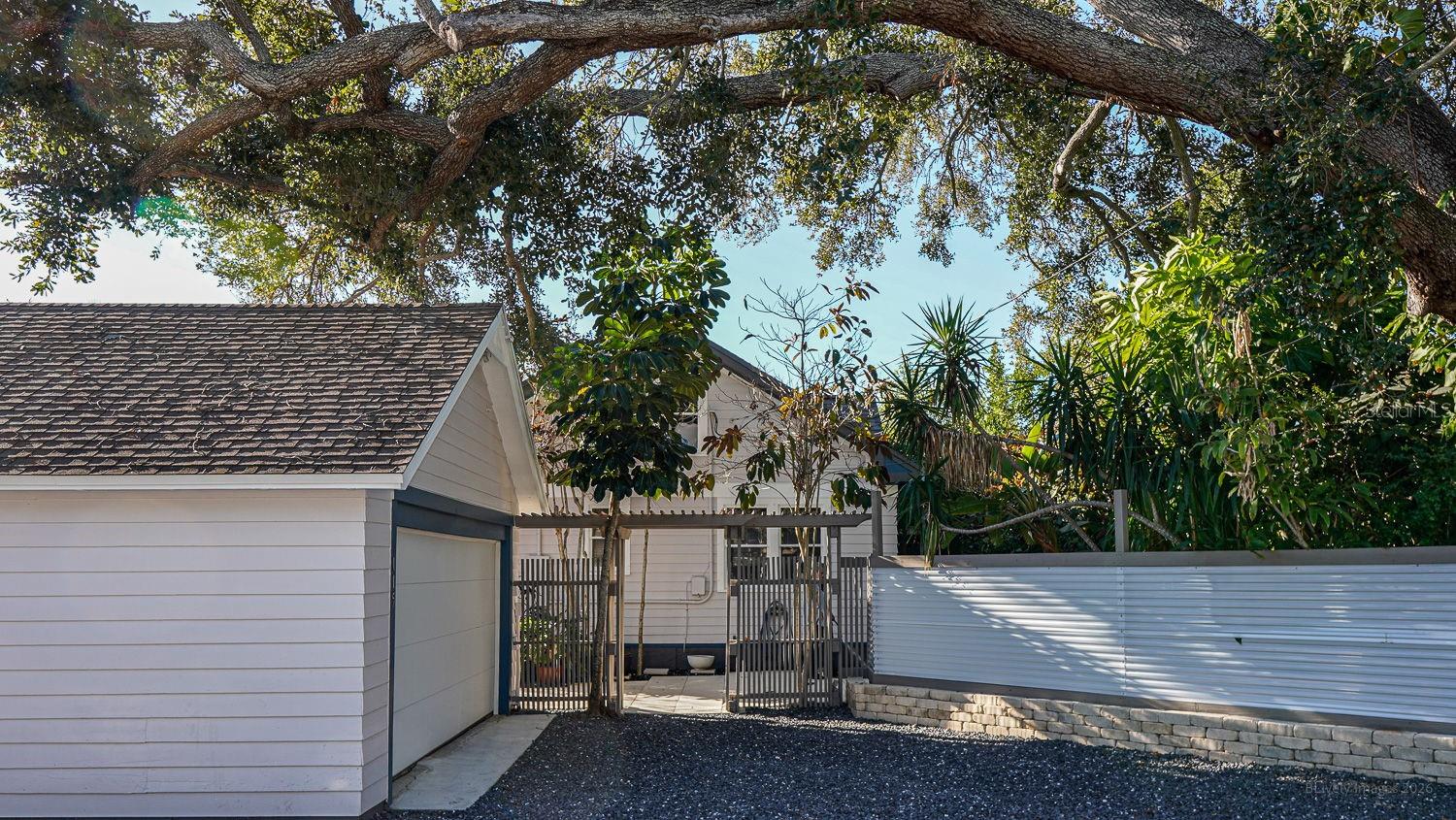 115 21ST Ave ST PETERSBURG, FL 33704