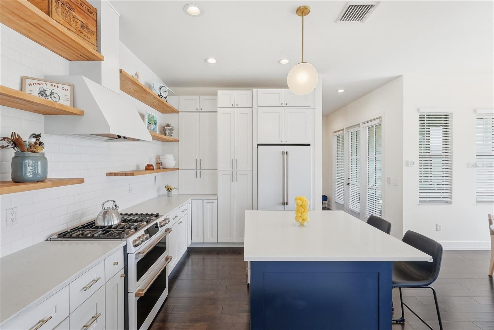 1208 5TH St ST PETERSBURG, FL 33701