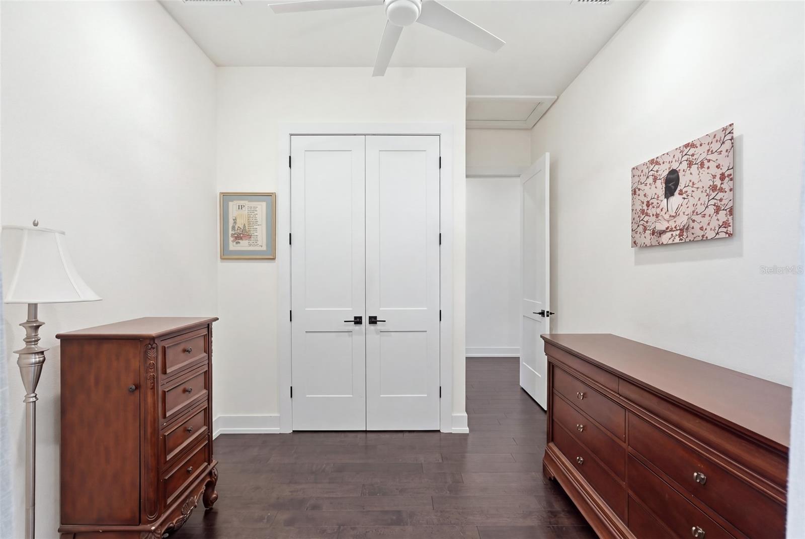 1208 5TH St ST PETERSBURG, FL 33701