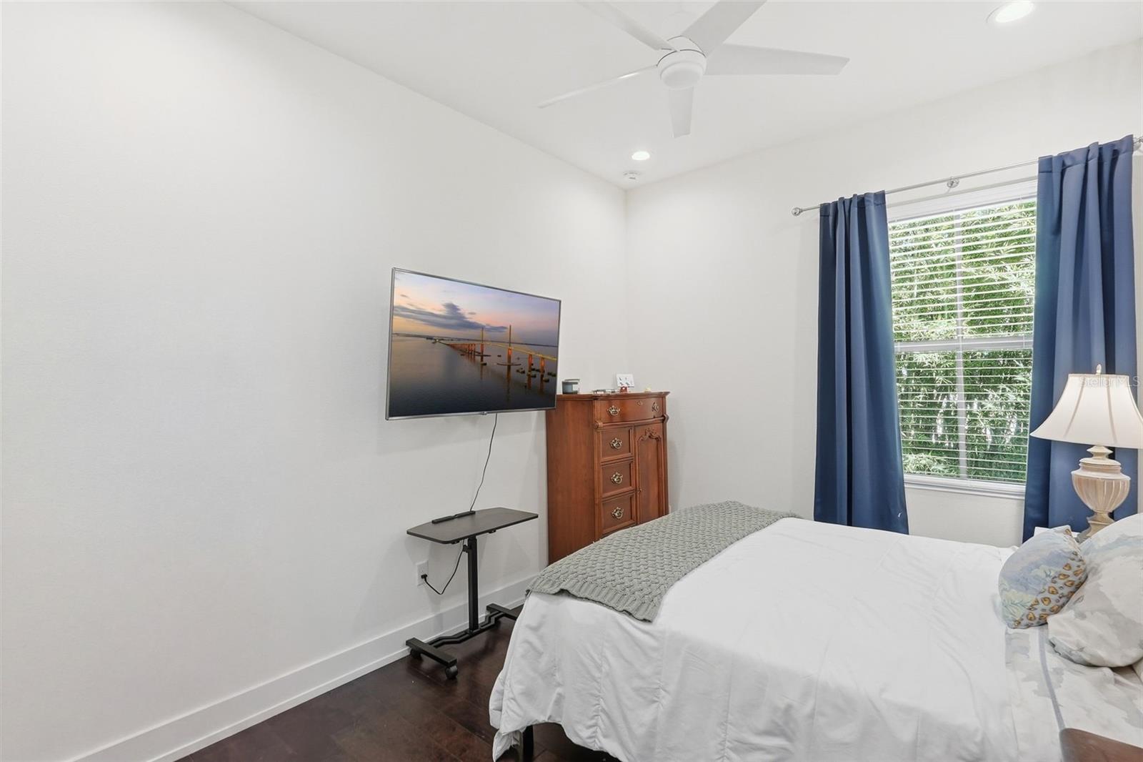 1208 5TH St ST PETERSBURG, FL 33701
