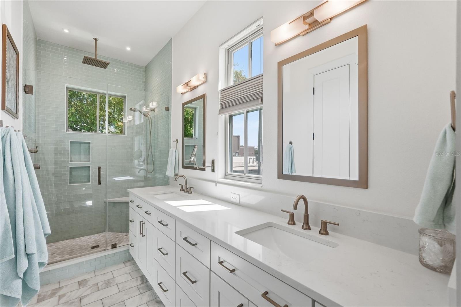 1208 5TH St ST PETERSBURG, FL 33701