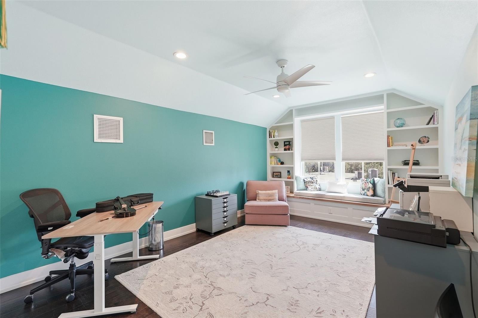 1208 5TH St ST PETERSBURG, FL 33701
