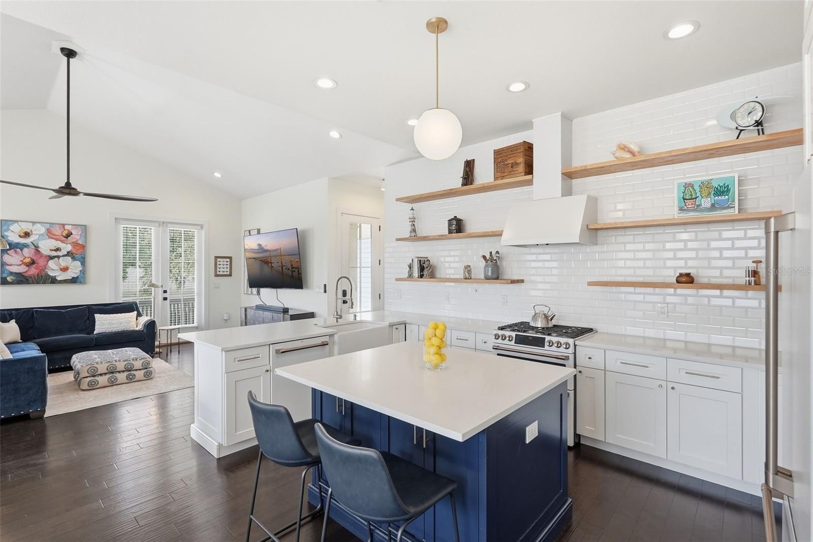 1208 5TH St ST PETERSBURG, FL 33701
