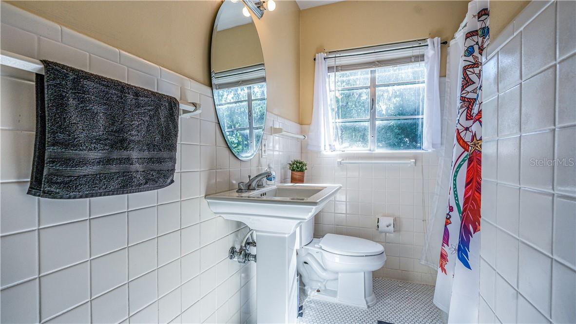 2014 NEWMAN St ORLANDO, FL 32803