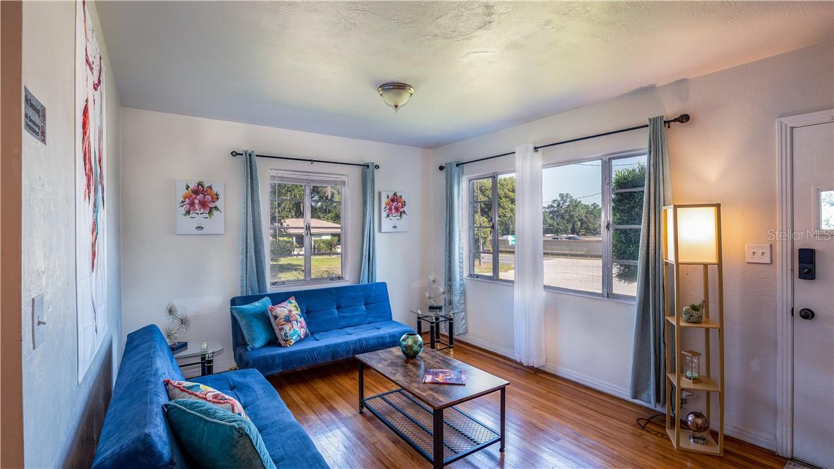 2014 NEWMAN St ORLANDO, FL 32803