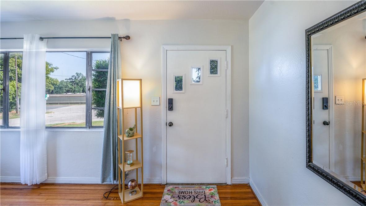 2014 NEWMAN St ORLANDO, FL 32803