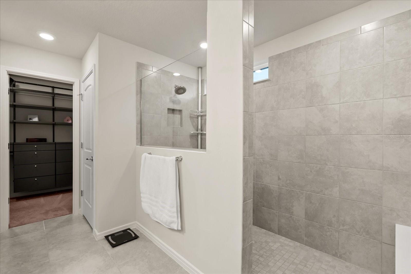 2624 BLOWING BREEZE Ave KISSIMMEE, FL 34744