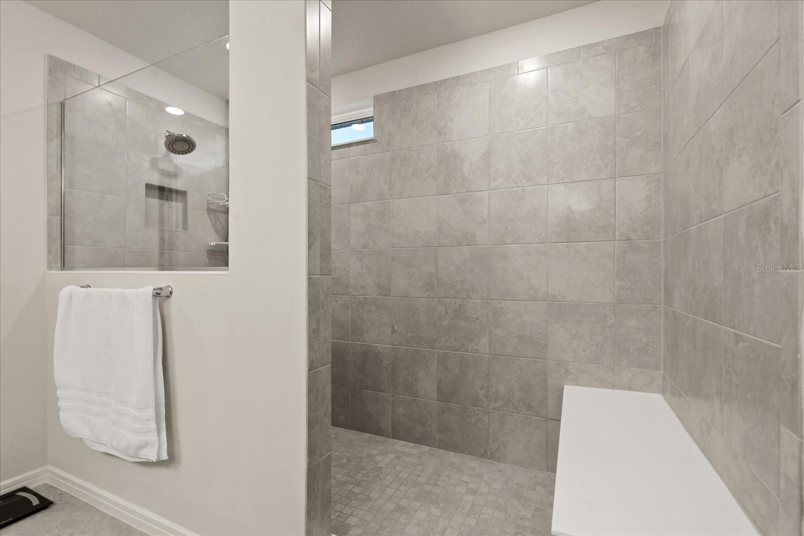 2624 BLOWING BREEZE Ave KISSIMMEE, FL 34744