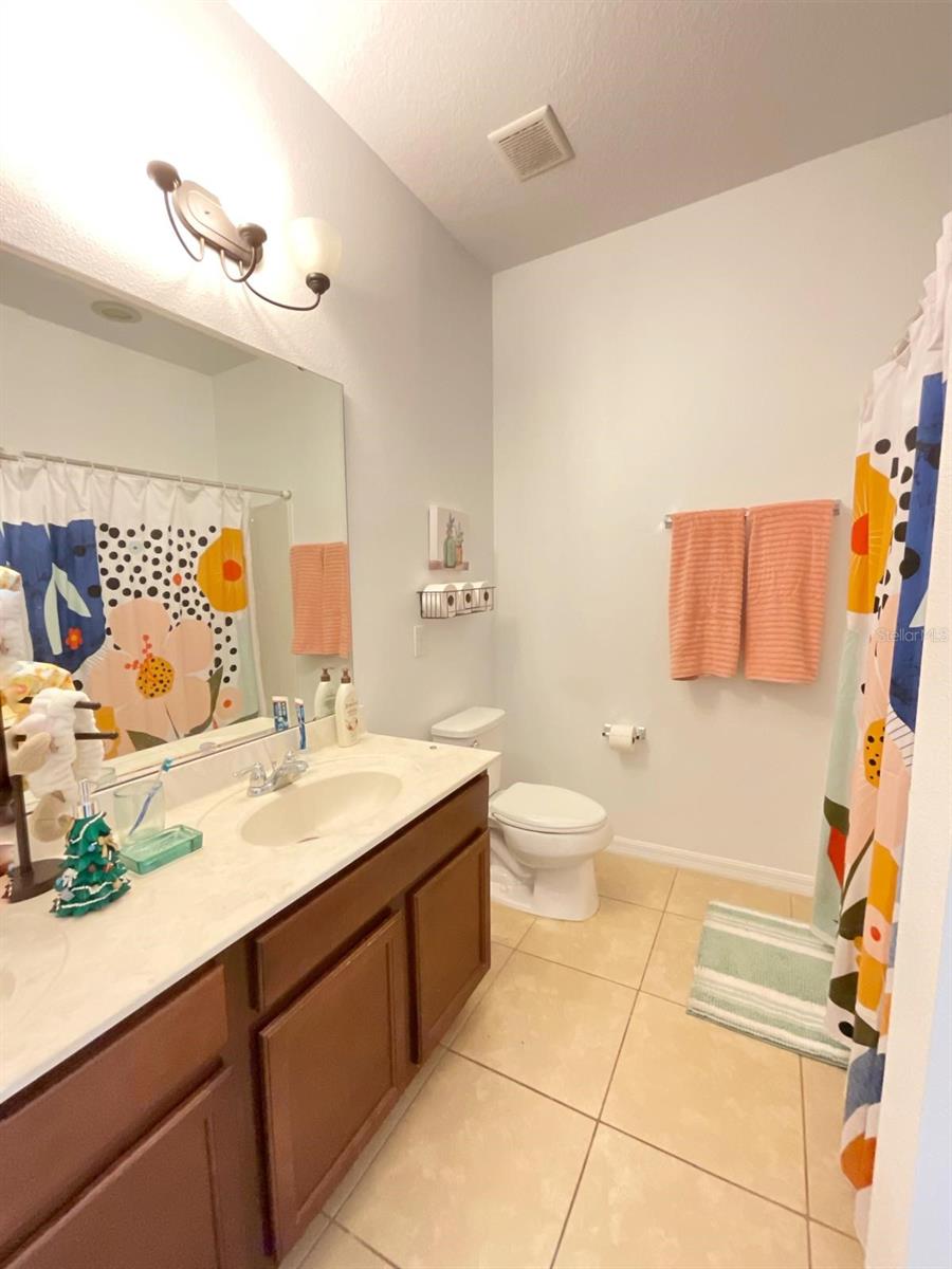 1608 MOHEGAN Blvd KISSIMMEE, FL 34744