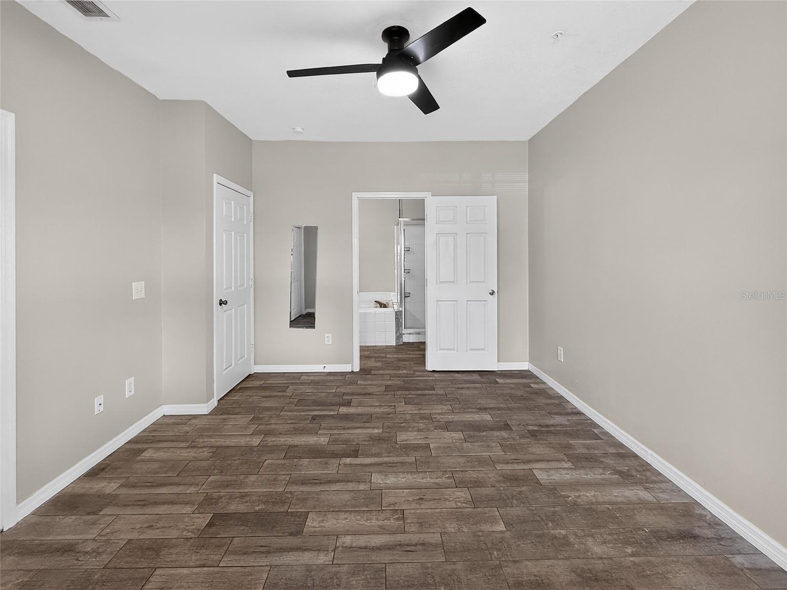 16305 ENCLAVE Vlg Dr #102 TAMPA, FL 33647