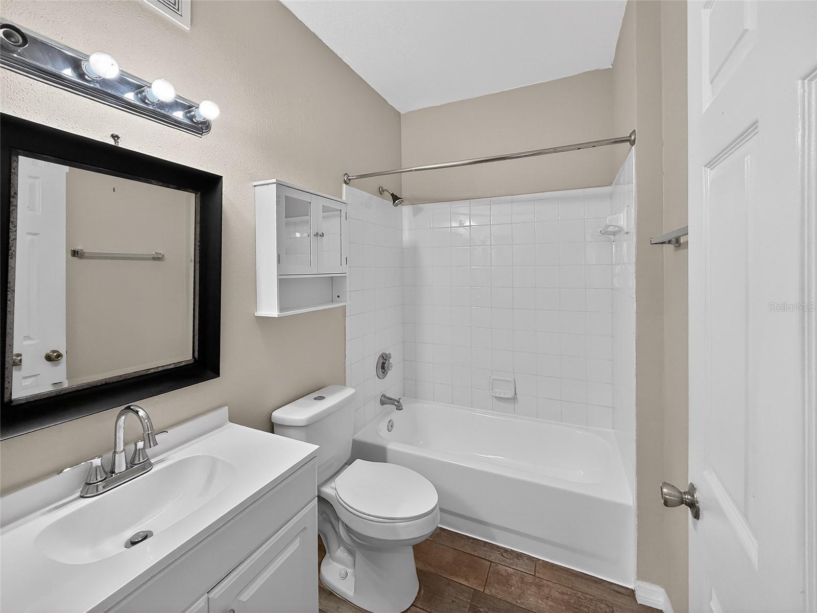 16305 ENCLAVE Vlg Dr #102 TAMPA, FL 33647