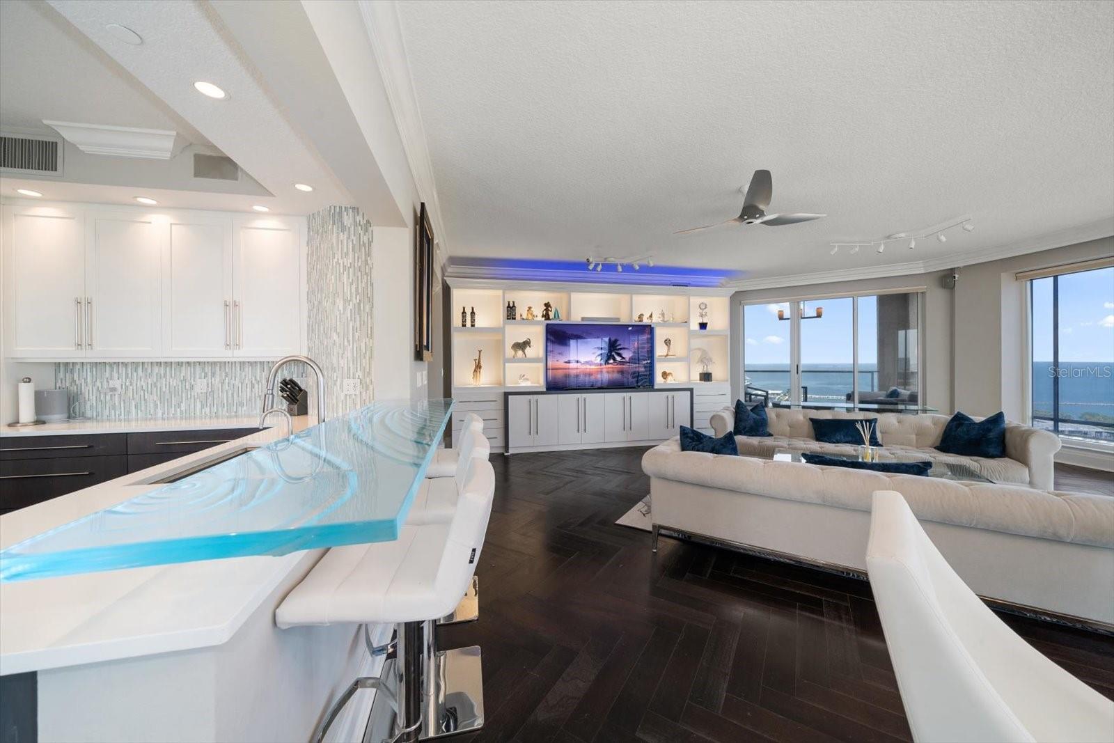 100 Bch Dr #1900 ST PETERSBURG, FL 33701