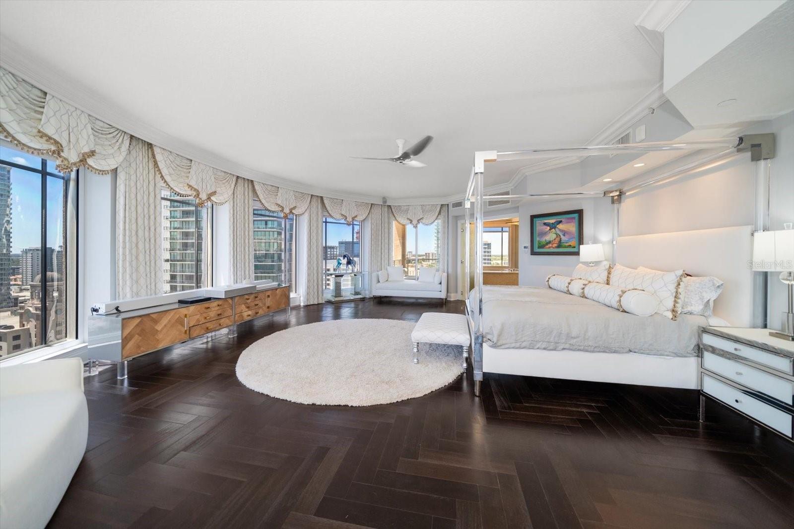 100 Bch Dr #1900 ST PETERSBURG, FL 33701