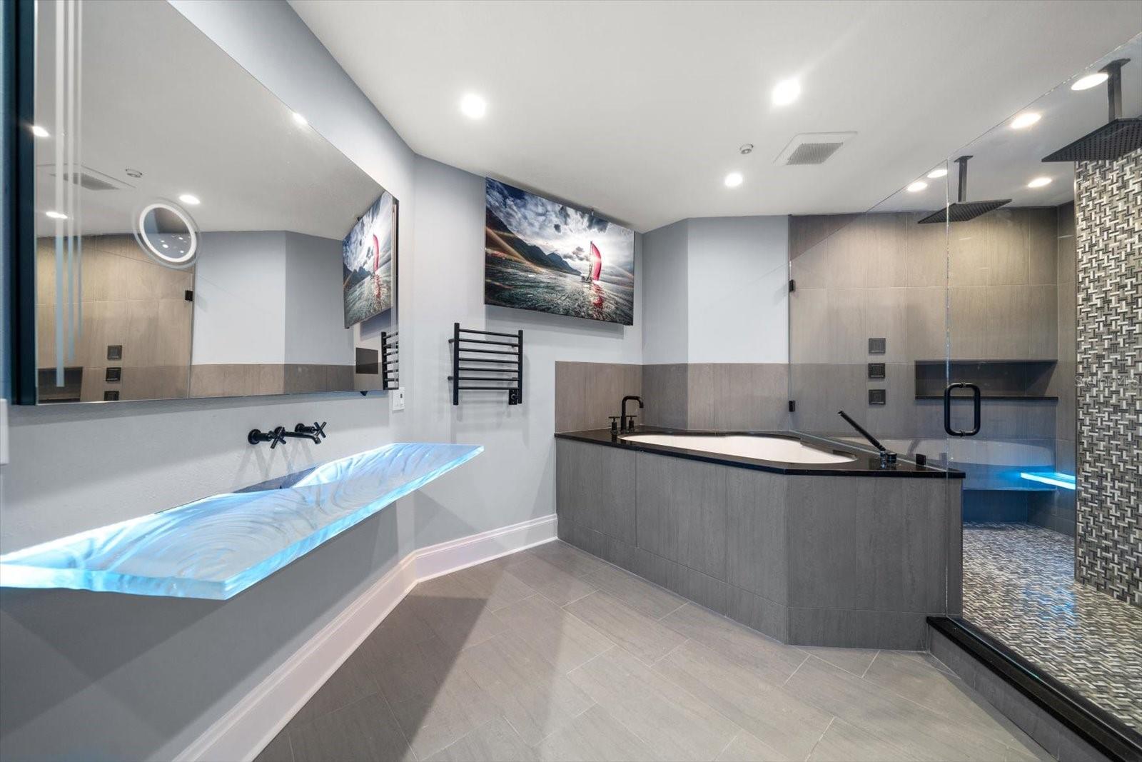 100 Bch Dr #1900 ST PETERSBURG, FL 33701